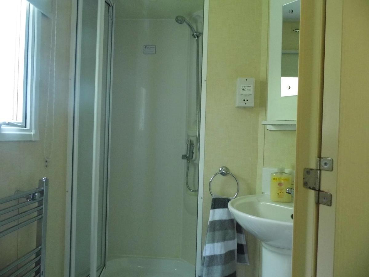 Oakdene -3 Bedroom Caravan Weeley Esterno foto